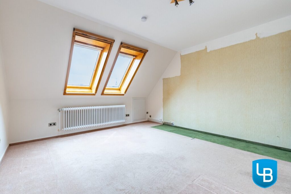 Immobilienangebot - Kiel - Alle & Rest (Wohnen) - Ruhig gelegene Eigentumswohnung im Dachgeschoss sucht neuen Eigentümer
