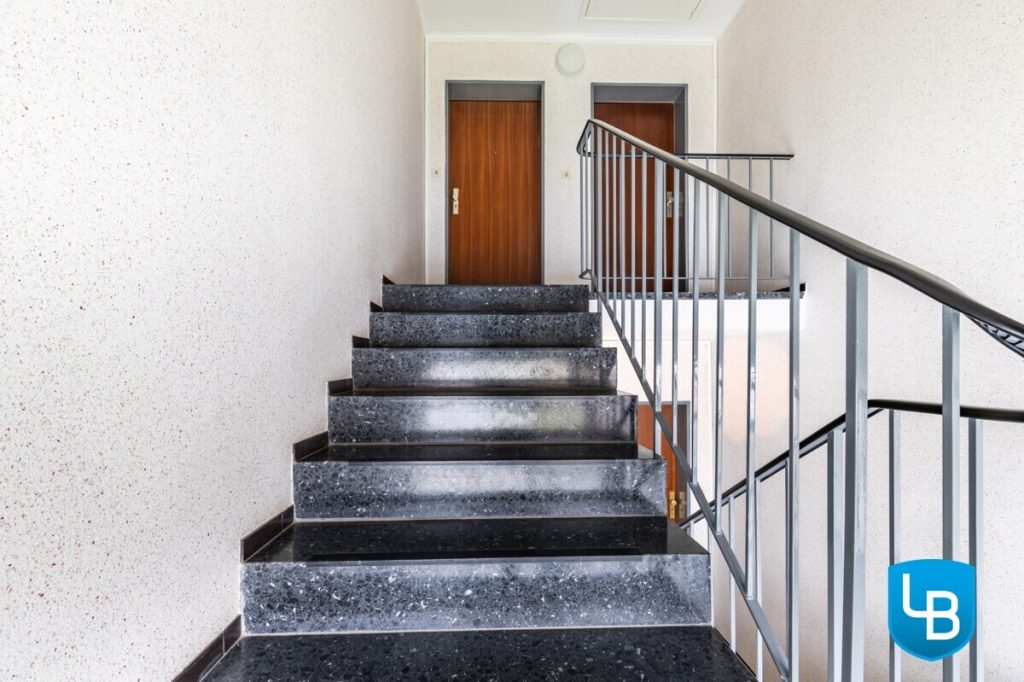 Immobilienangebot - Kiel - Alle & Rest (Wohnen) - Ruhig gelegene Eigentumswohnung im Dachgeschoss sucht neuen Eigentümer
