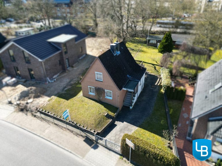 Immobilienangebot - Kiel - Grundstücke - Sahnegrundstück mit Altbestand! Ein großes Grundstück erwartet Ihren Neubau!