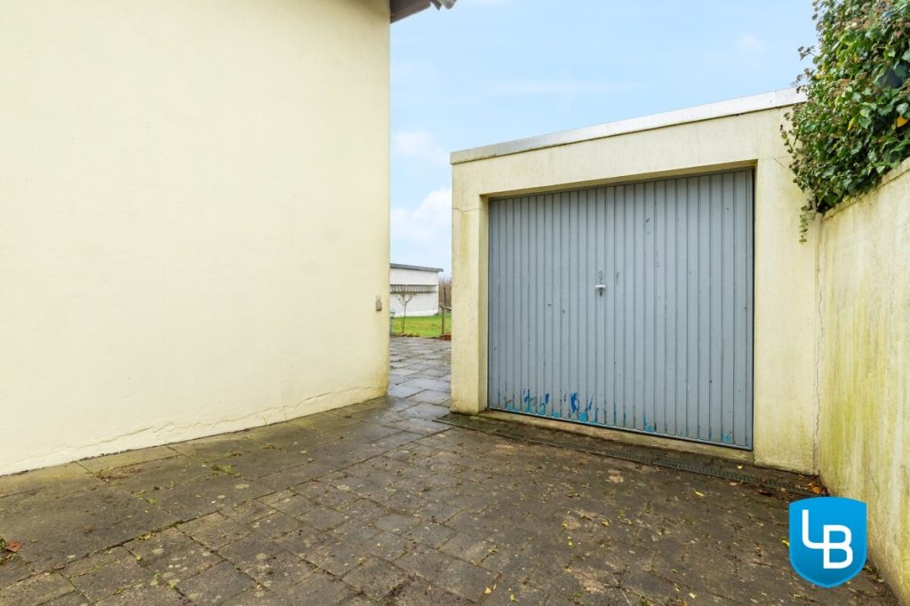 Immobilienangebot - Flintbek - Alle & Rest (Wohnen) - In ruhiger Ortsrandlage von Flintbek - Einfamilienhaus mit Renovierungsbedarf