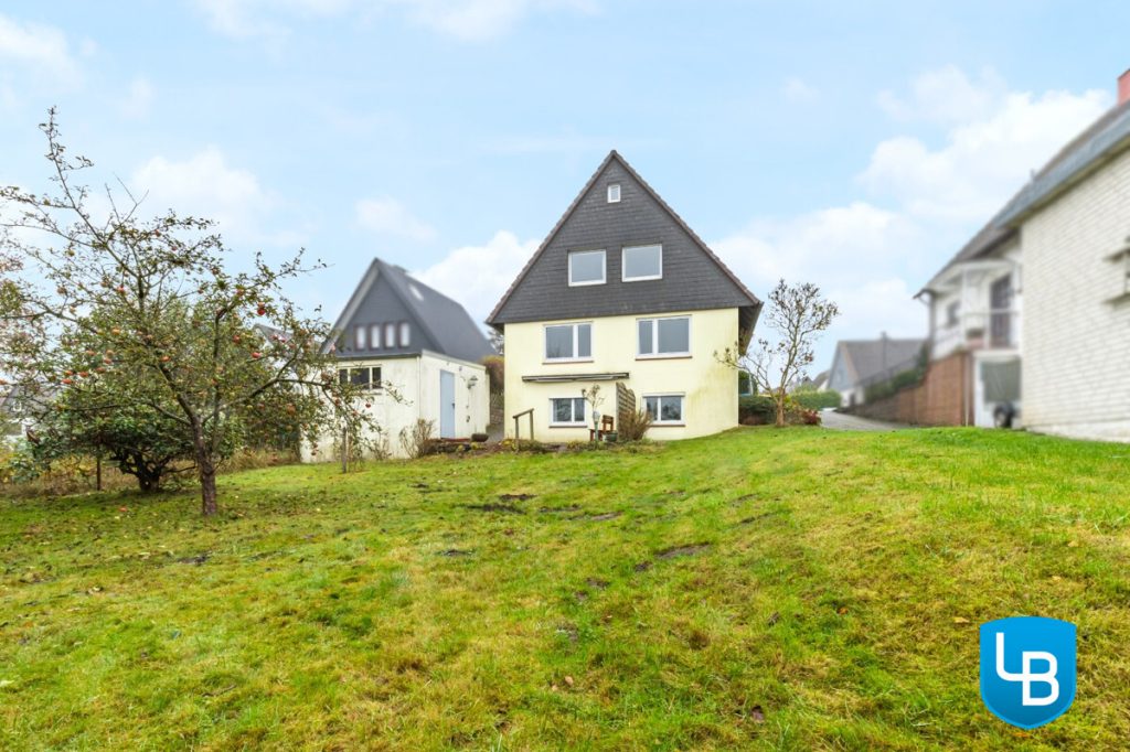 Immobilienangebot - Flintbek - Alle & Rest (Wohnen) - In ruhiger Ortsrandlage von Flintbek - Einfamilienhaus mit Renovierungsbedarf