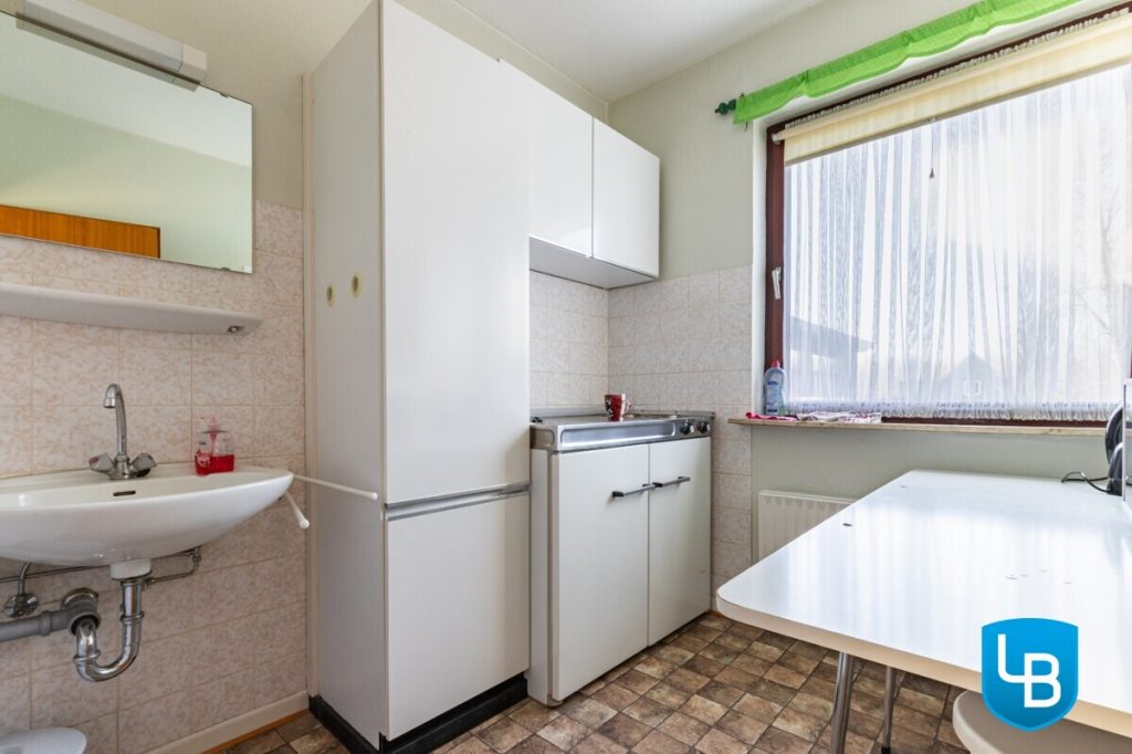 Immobilienangebot - Bösdorf - Alle & Rest (Wohnen) - Vielseitig nutzbares Zweifamilienhaus auf pflegeleichtem Grundstück