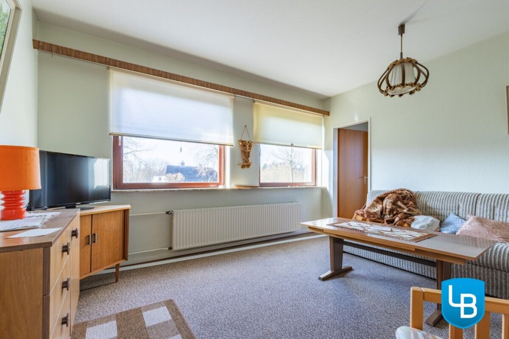 Immobilienangebot - Bösdorf - Alle & Rest (Wohnen) - Vielseitig nutzbares Zweifamilienhaus auf pflegeleichtem Grundstück