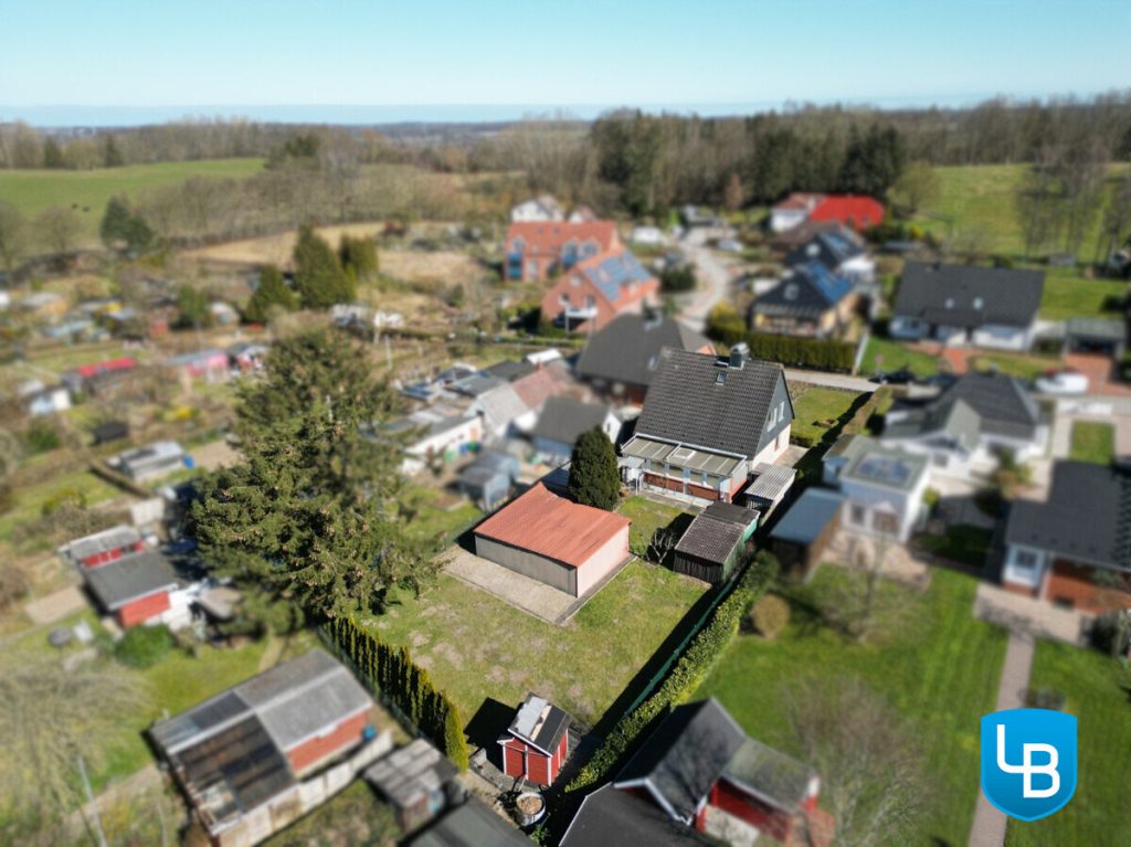 Immobilienangebot - Schwentinental - Alle & Rest (Wohnen) - Ein Familienklassiker! Teilmodernisiertes Einfamilienhaus in schöner Feldrandlage