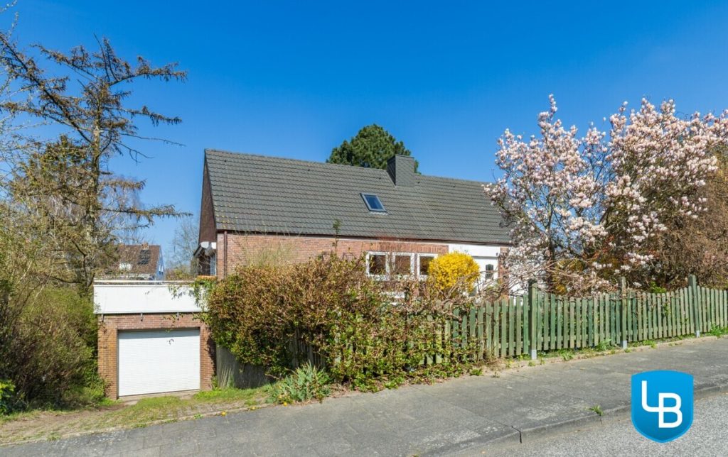 Immobilienangebot - Kiel - Alle & Rest (Wohnen) - Viel Haus auf großem Grundstück sucht neue Eigentümer