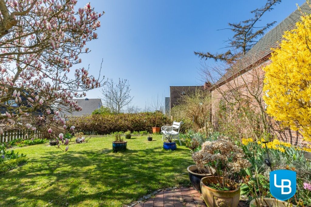 Immobilienangebot - Kiel - Alle & Rest (Wohnen) - Viel Haus auf großem Grundstück sucht neue Eigentümer