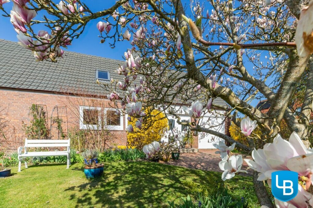 Immobilienangebot - Kiel - Alle & Rest (Wohnen) - Viel Haus auf großem Grundstück sucht neue Eigentümer