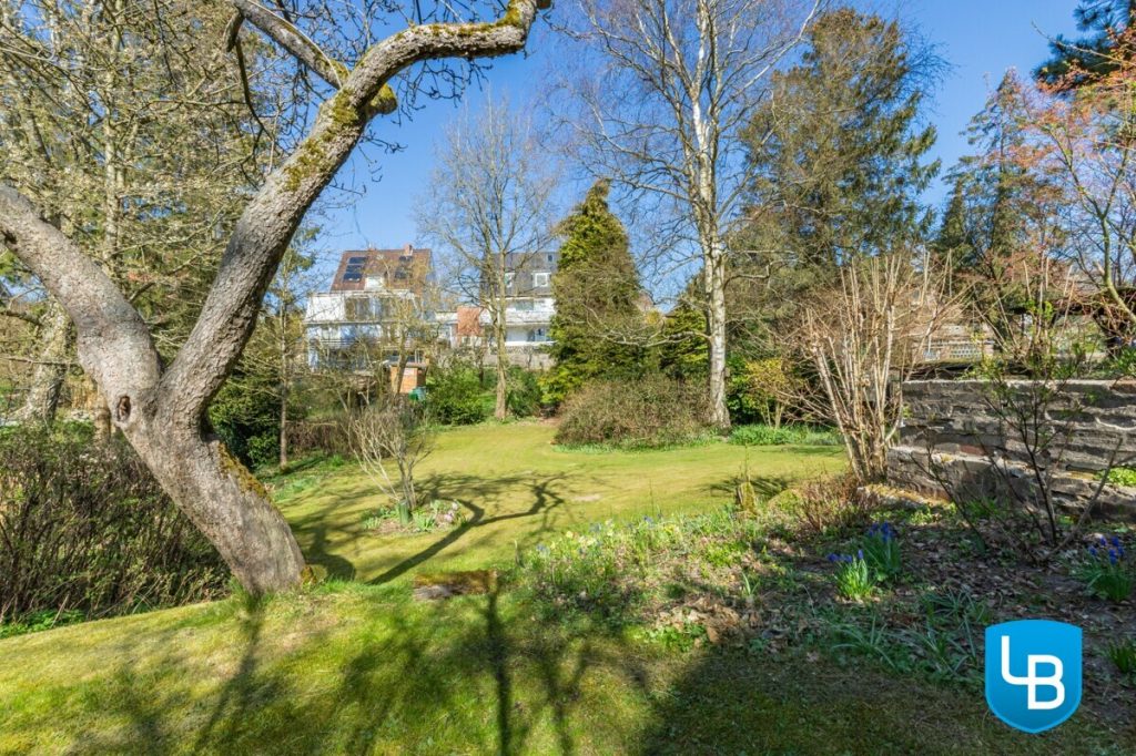 Immobilienangebot - Kiel - Alle & Rest (Wohnen) - Viel Haus auf großem Grundstück sucht neue Eigentümer