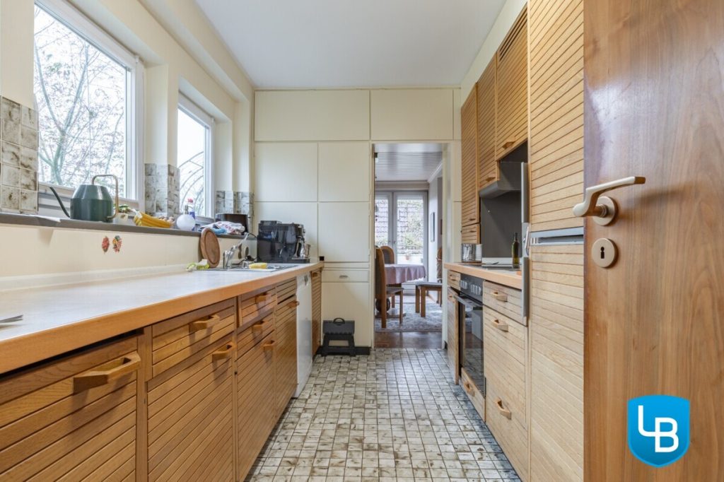 Immobilienangebot - Kiel - Alle & Rest (Wohnen) - Viel Haus auf großem Grundstück sucht neue Eigentümer