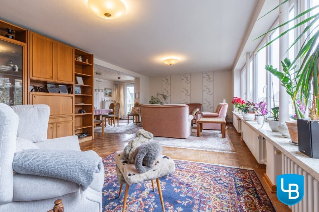 Immobilienangebot - Kiel - Alle & Rest (Wohnen) - Viel Haus auf großem Grundstück sucht neue Eigentümer