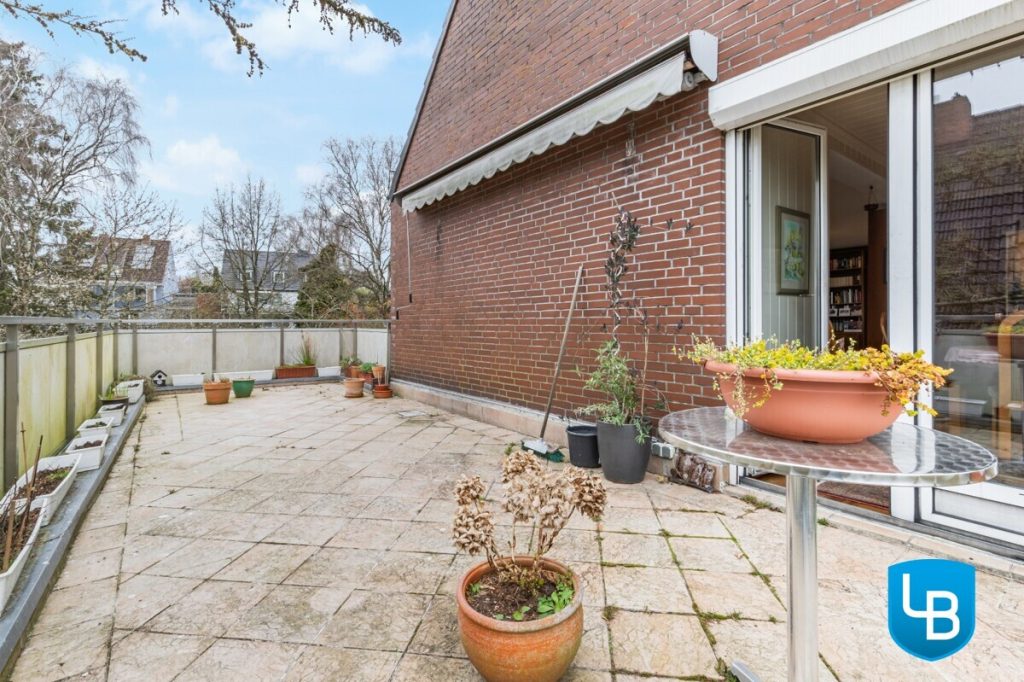 Immobilienangebot - Kiel - Alle & Rest (Wohnen) - Viel Haus auf großem Grundstück sucht neue Eigentümer