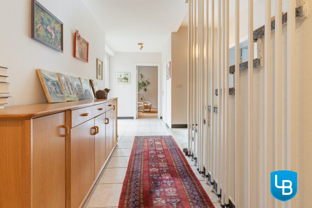 Immobilienangebot - Kiel - Alle & Rest (Wohnen) - Viel Haus auf großem Grundstück sucht neue Eigentümer