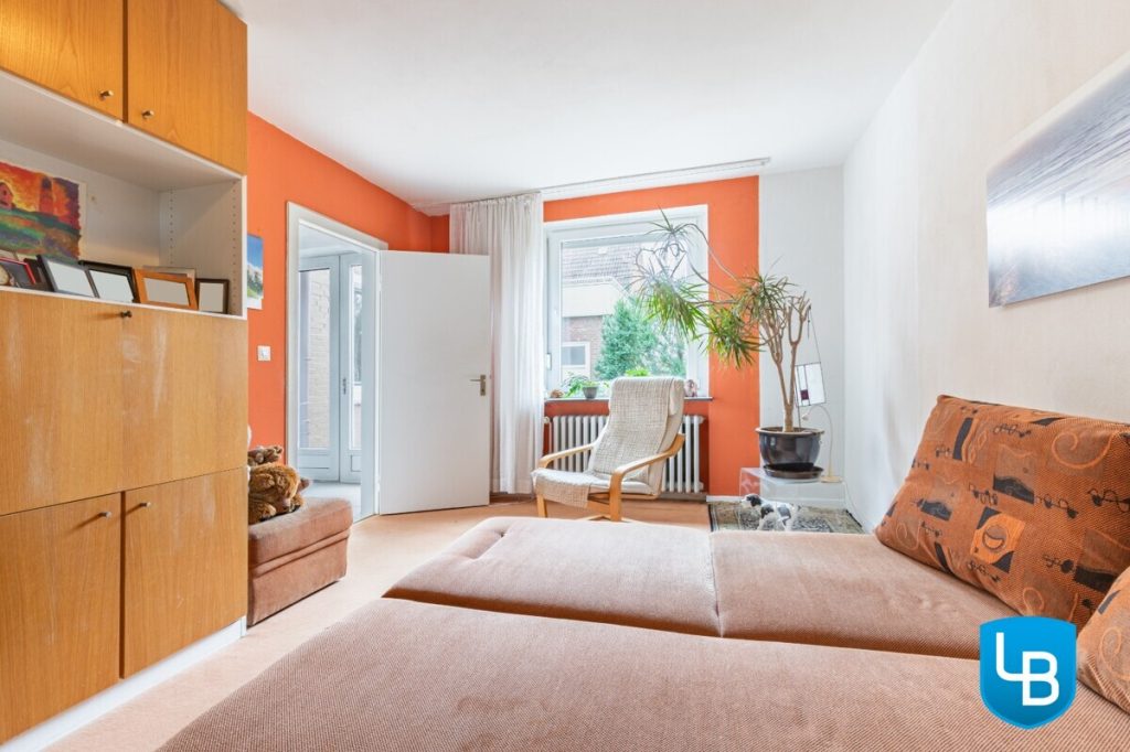 Immobilienangebot - Kiel - Alle & Rest (Wohnen) - Viel Haus auf großem Grundstück sucht neue Eigentümer
