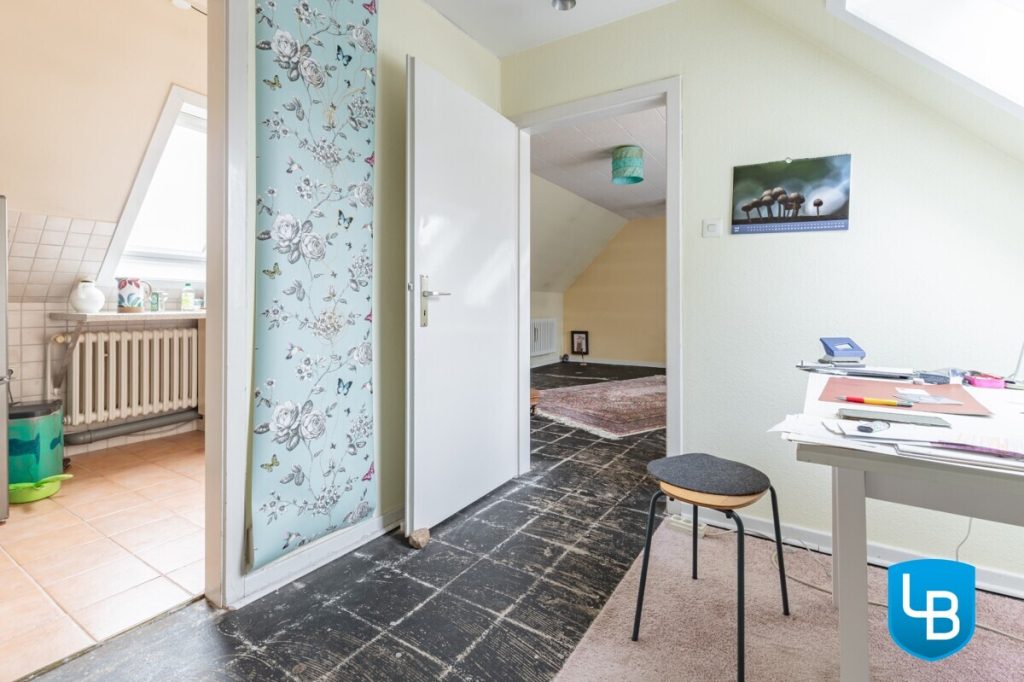 Immobilienangebot - Kiel - Alle & Rest (Wohnen) - Viel Haus auf großem Grundstück sucht neue Eigentümer