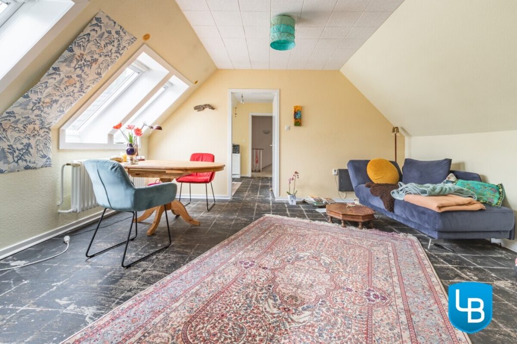 Immobilienangebot - Kiel - Alle & Rest (Wohnen) - Viel Haus auf großem Grundstück sucht neue Eigentümer