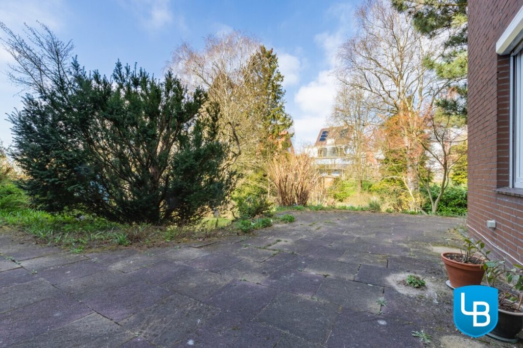 Immobilienangebot - Kiel - Alle & Rest (Wohnen) - Viel Haus auf großem Grundstück sucht neue Eigentümer