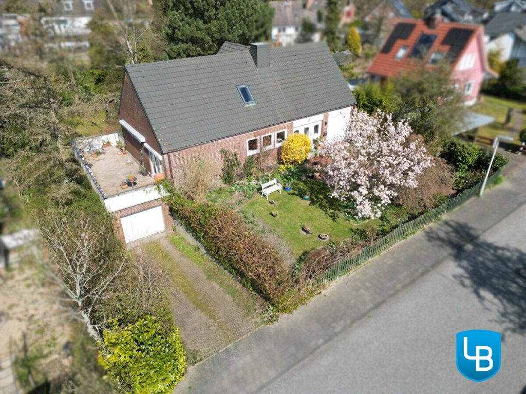 Immobilienangebot - Kiel - Alle & Rest (Wohnen) - Viel Haus auf großem Grundstück sucht neue Eigentümer