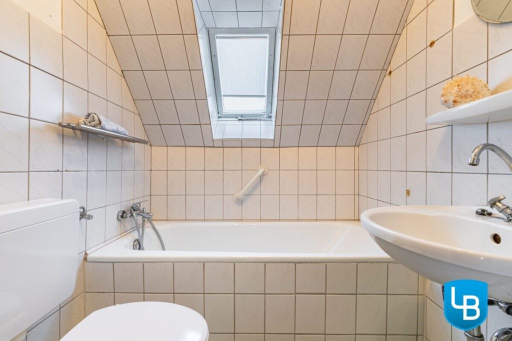Immobilienangebot - Mönkeberg - Alle & Rest (Wohnen) - Handwerker aufgepasst: ZENKER-Fertighaus in traumhafter Lage von Mönkeberg