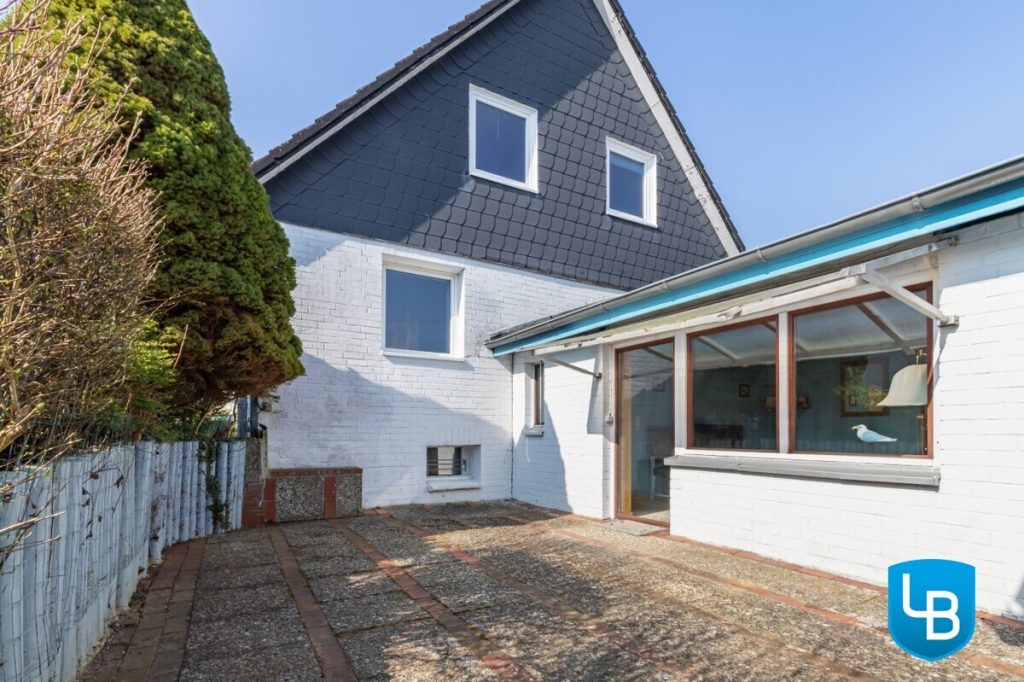 Immobilienangebot - Mönkeberg - Alle & Rest (Wohnen) - Handwerker aufgepasst: ZENKER-Fertighaus in traumhafter Lage von Mönkeberg