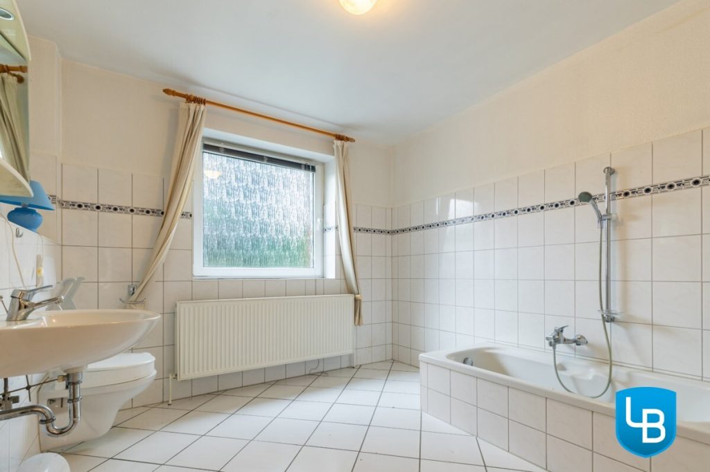 Immobilienangebot - Felm - Alle & Rest (Wohnen) - Tür auf, Herz rein! - Verwunschenes Zweifamilienhaus in Felm