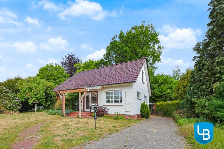 Immobilienangebot - Neumünster - Alle & Rest (Wohnen) - Einfamilienhaus mit Potenzial in Neumünster für die kleine Familie