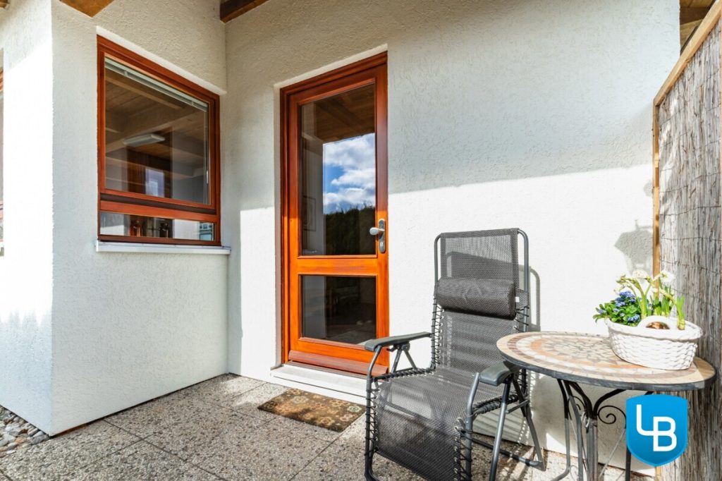 Immobilienangebot - Plön - Alle & Rest (Wohnen) - Umgeben von Seen: Charmantes Einfamilienhaus auf einem gepflegten Hanggrundstück