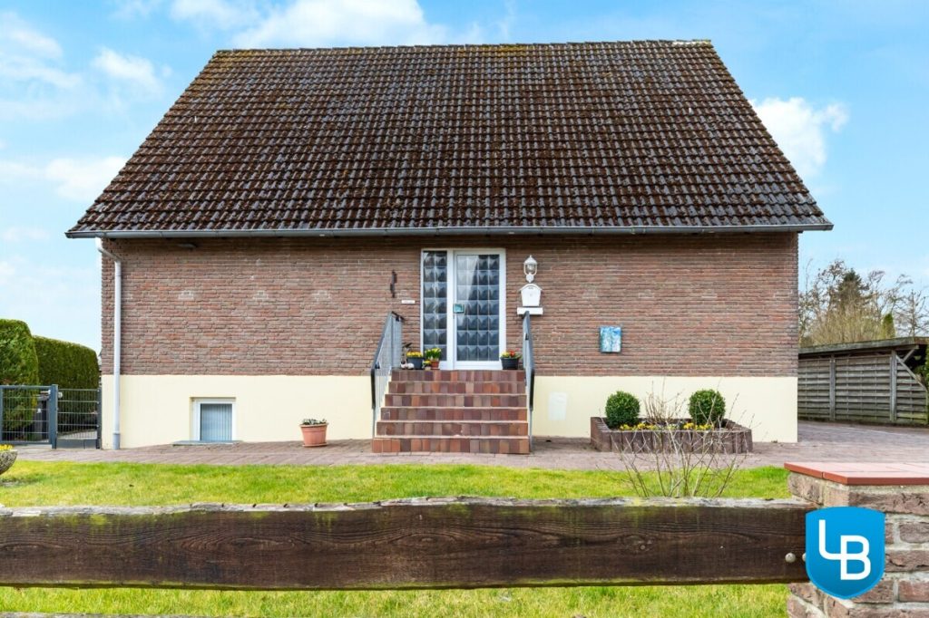 Immobilienangebot - Bosau / Hassendorf - Alle & Rest (Wohnen) - Hier steckt mehr drin: Einfamilienhaus mit vielseitigen Nutzungsmöglichkeiten