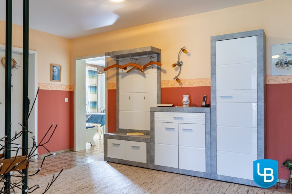 Immobilienangebot - Bosau / Hassendorf - Alle & Rest (Wohnen) - Hier steckt mehr drin: Einfamilienhaus mit vielseitigen Nutzungsmöglichkeiten