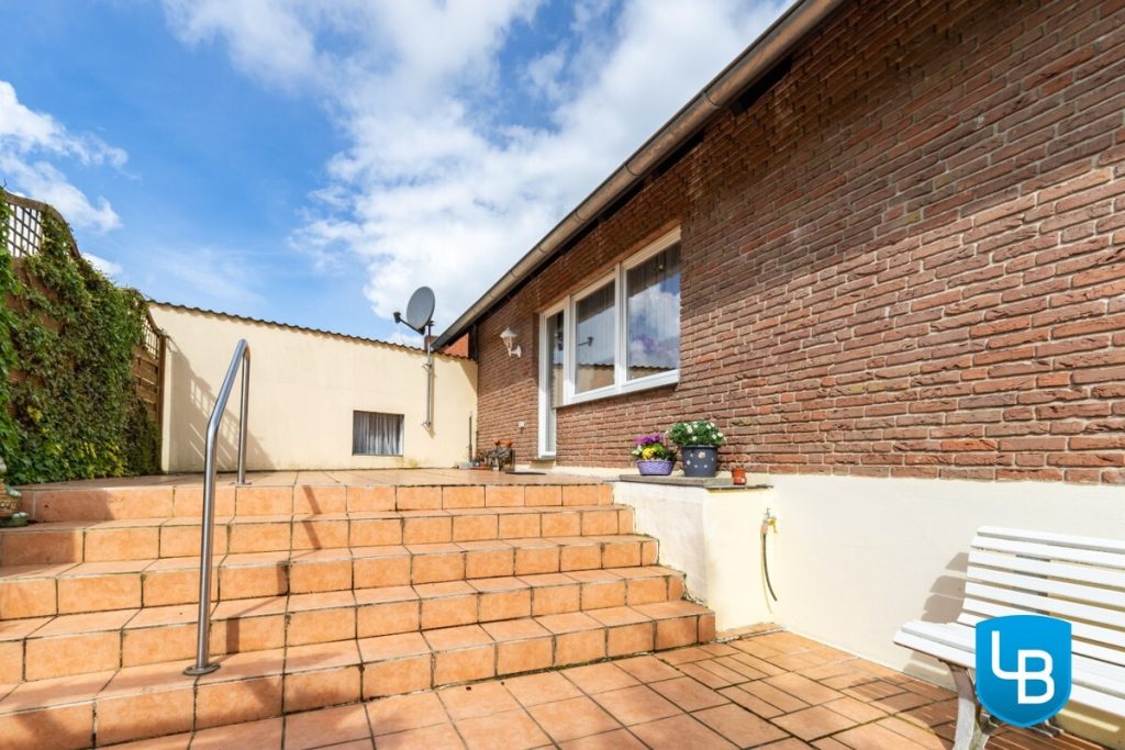 Immobilienangebot - Bosau / Hassendorf - Alle & Rest (Wohnen) - Hier steckt mehr drin: Einfamilienhaus mit vielseitigen Nutzungsmöglichkeiten