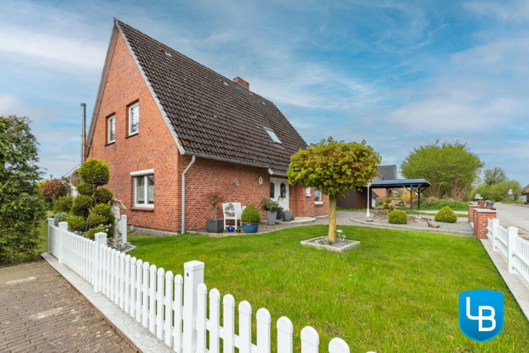 Immobilienangebot - Bösdorf / Kleinmeinsdorf - Alle & Rest (Wohnen) - Direkt einziehen: Charmantes EFH mit Wintergarten und gepflegten Außenanlagen in Feldrandlage