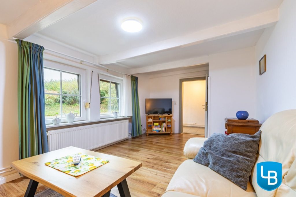 Immobilienangebot - Behrensdorf - Alle & Rest (Wohnen) - Dem herrlichen Ostseestrand ganz nahe! Tolles Reetdachhaus mit individuellen Nutzungsmöglichkeiten