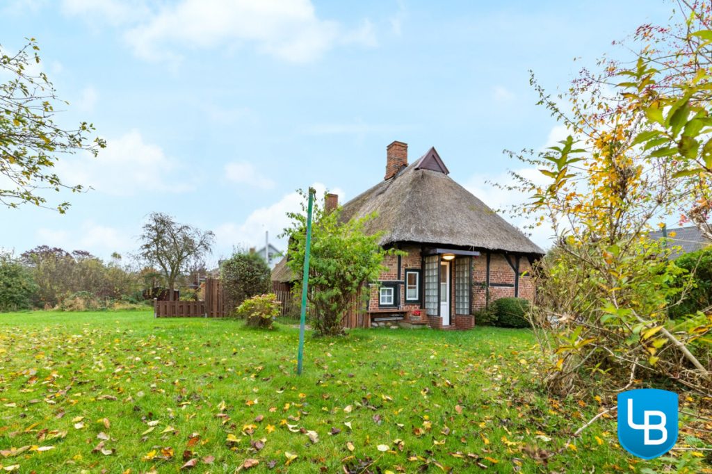 Immobilienangebot - Behrensdorf - Alle & Rest (Wohnen) - Dem herrlichen Ostseestrand ganz nahe! Tolles Reetdachhaus mit individuellen Nutzungsmöglichkeiten
