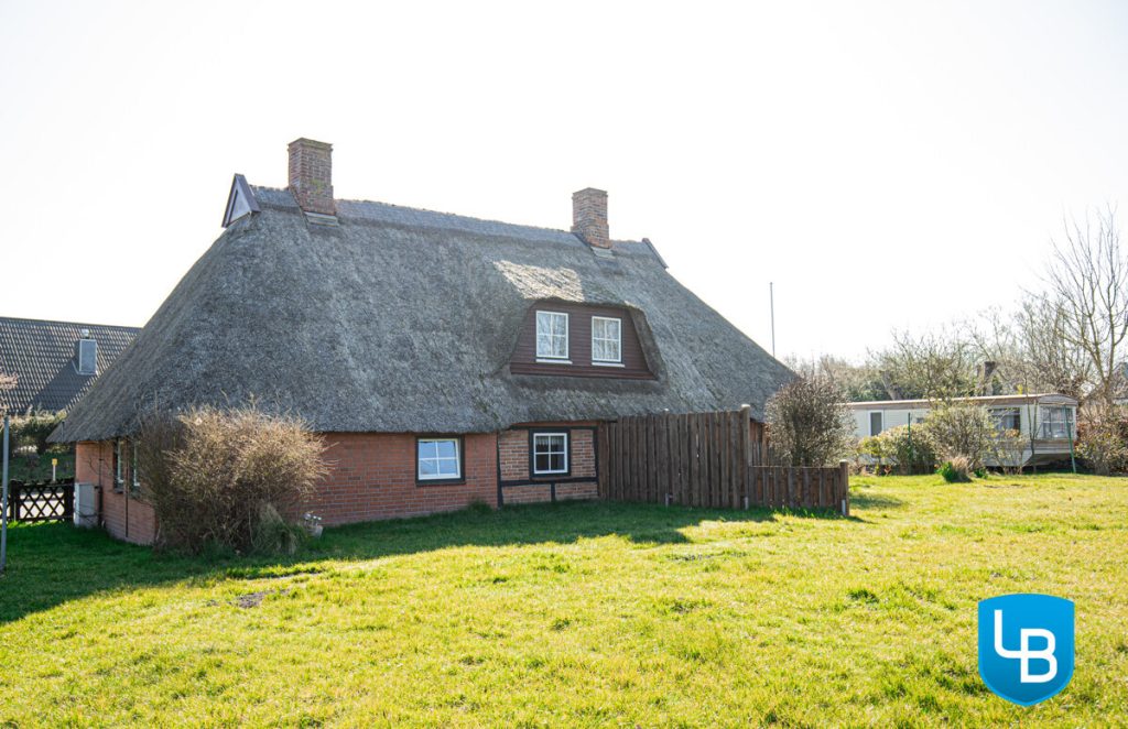 Immobilienangebot - Behrensdorf - Alle & Rest (Wohnen) - Dem herrlichen Ostseestrand ganz nahe! Tolles Reetdachhaus mit individuellen Nutzungsmöglichkeiten