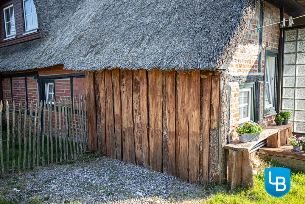Immobilienangebot - Behrensdorf - Alle & Rest (Wohnen) - Dem herrlichen Ostseestrand ganz nahe! Tolles Reetdachhaus mit individuellen Nutzungsmöglichkeiten