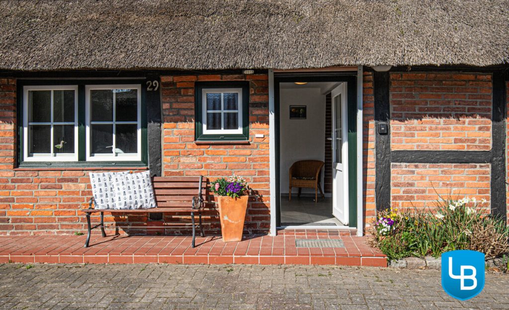Immobilienangebot - Behrensdorf - Alle & Rest (Wohnen) - Dem herrlichen Ostseestrand ganz nahe! Tolles Reetdachhaus mit individuellen Nutzungsmöglichkeiten
