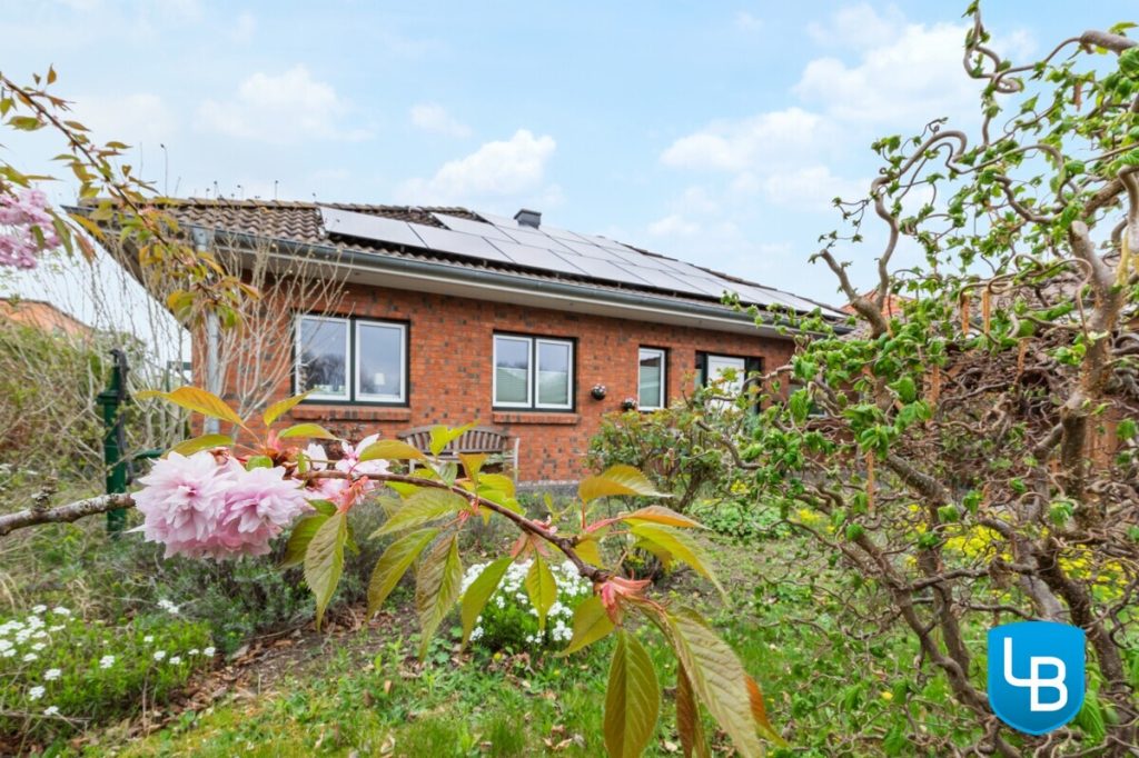 Immobilienangebot - Plön - Alle & Rest (Wohnen) - Für die Zukunft gewappnet: Traumhafter Energieeffizienz- Bungalow mit Photovoltaikanlage
