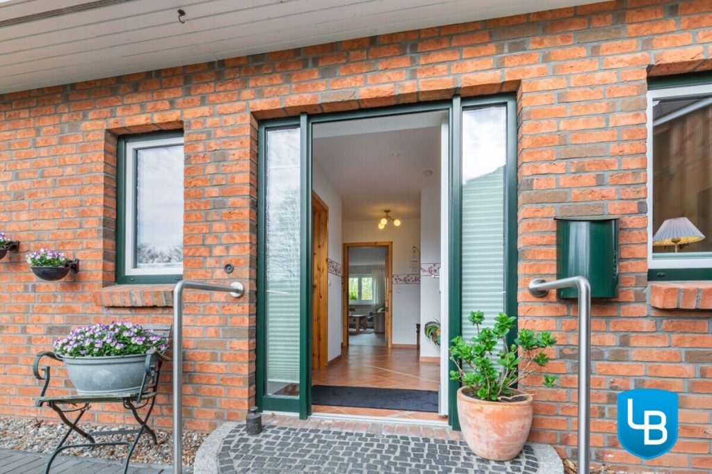 Immobilienangebot - Plön - Alle & Rest (Wohnen) - Für die Zukunft gewappnet: Traumhafter Energieeffizienz- Bungalow mit Photovoltaikanlage