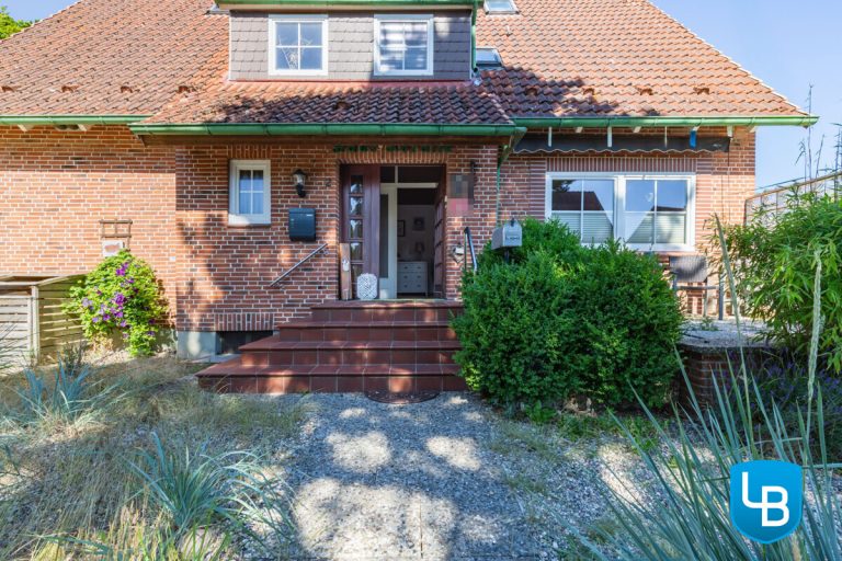 Immobilienangebot - Hohwacht - Alle & Rest (Wohnen) - Potenzial für MEHR: EFH mit Ladenlokal auf großem Grundstück ganz nahe der Ostsee