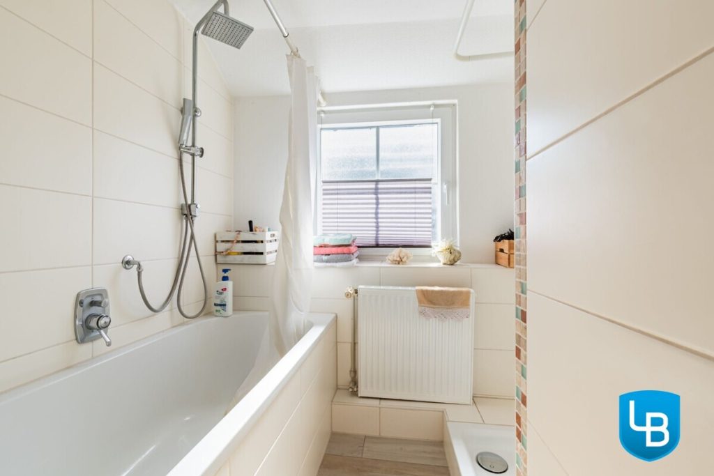 Immobilienangebot - Hohwacht - Alle & Rest (Wohnen) - Potenzial für MEHR: EFH mit Ladenlokal auf großem Grundstück ganz nahe der Ostsee