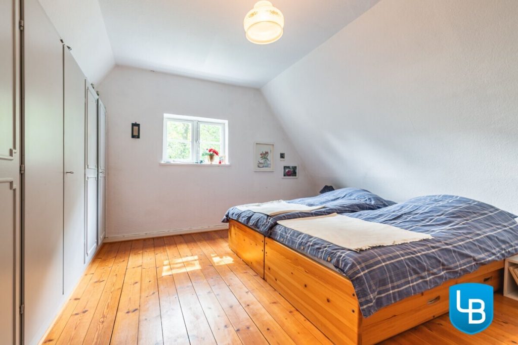 Immobilienangebot - Plön - Alle & Rest (Wohnen) - Malerisches Reetdachhaus nahe des Großen Plöner Sees – Wohnen, wo andere Urlaub machen
