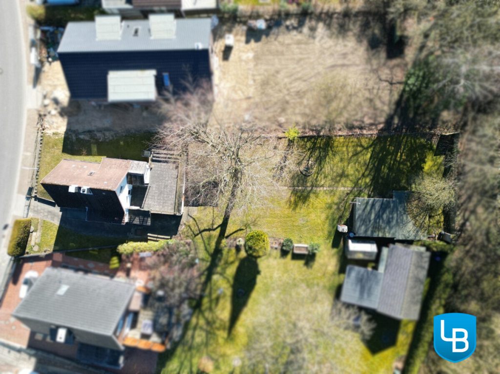 Immobilienangebot - Kiel - Alle & Rest (Wohnen) - Für Profis: Sanierungsbedürftiges Haus wartet darauf, in neuem Glanz zu erstrahlen