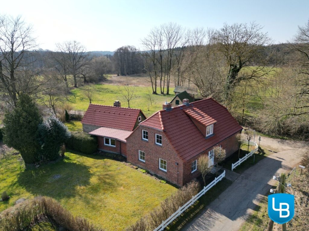 Immobilienangebot - Godau - Alle & Rest (Wohnen) - Traumhaftes Anwesen mit Stall und Koppeln am See- Perfekt für Pferdefreunde