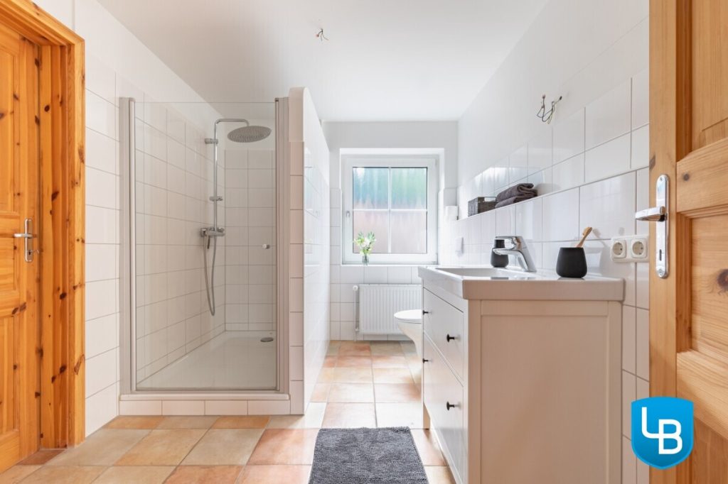 Immobilienangebot - Godau - Alle & Rest (Wohnen) - Traumhaftes Anwesen mit Stall und Koppeln am See- Perfekt für Pferdefreunde
