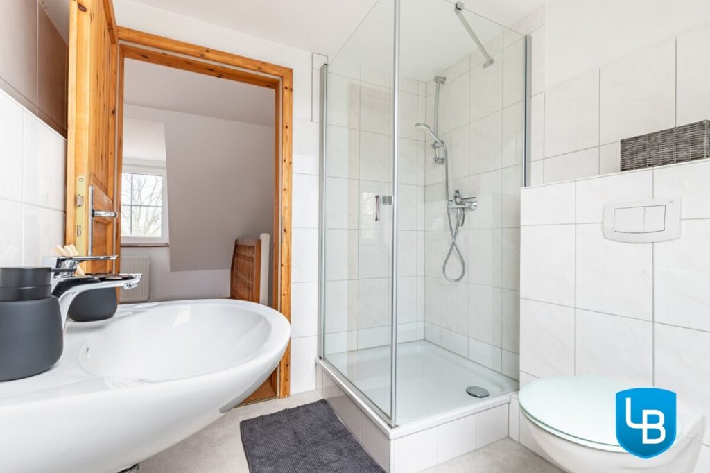 Immobilienangebot - Godau - Alle & Rest (Wohnen) - Traumhaftes Anwesen mit Stall und Koppeln am See- Perfekt für Pferdefreunde
