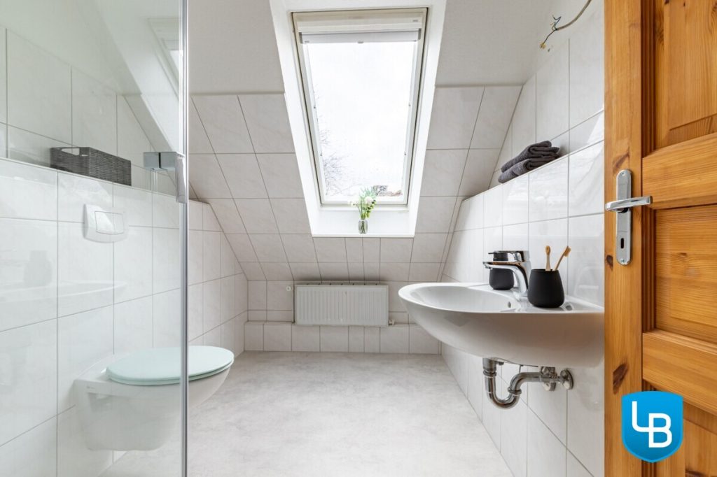 Immobilienangebot - Godau - Alle & Rest (Wohnen) - Traumhaftes Anwesen mit Stall und Koppeln am See- Perfekt für Pferdefreunde