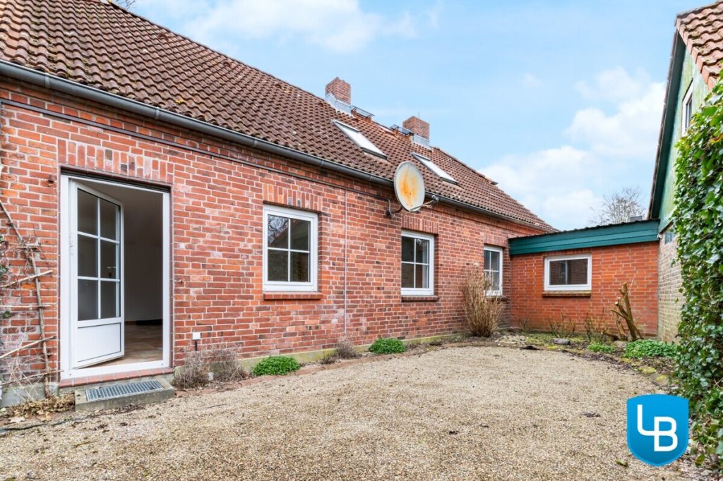 Immobilienangebot - Godau - Alle & Rest (Wohnen) - Traumhaftes Anwesen mit Stall und Koppeln am See- Perfekt für Pferdefreunde