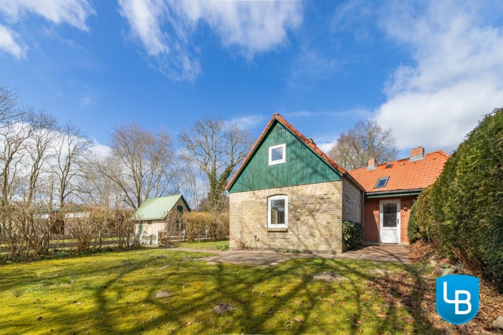 Immobilienangebot - Godau - Alle & Rest (Wohnen) - Traumhaftes Anwesen mit Stall und Koppeln am See- Perfekt für Pferdefreunde