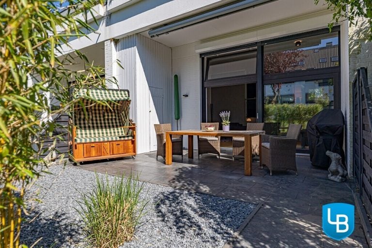 Immobilienangebot - Strande - Alle & Rest (Wohnen) - Stilvoll sanierte 3-Zimmer-Wohnung mit Terrasse unweit vom Strand