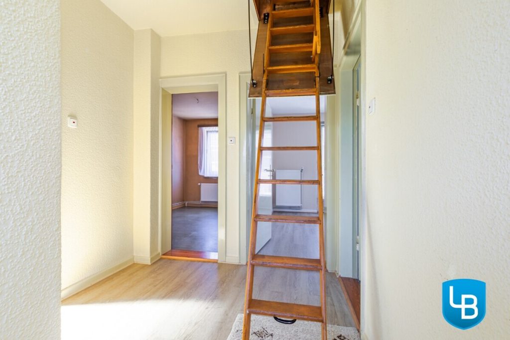 Immobilienangebot - Kiel - Alle & Rest (Wohnen) - Doppelhaushälfte – mit Charakter, Charme und Entwicklungspotenzial!