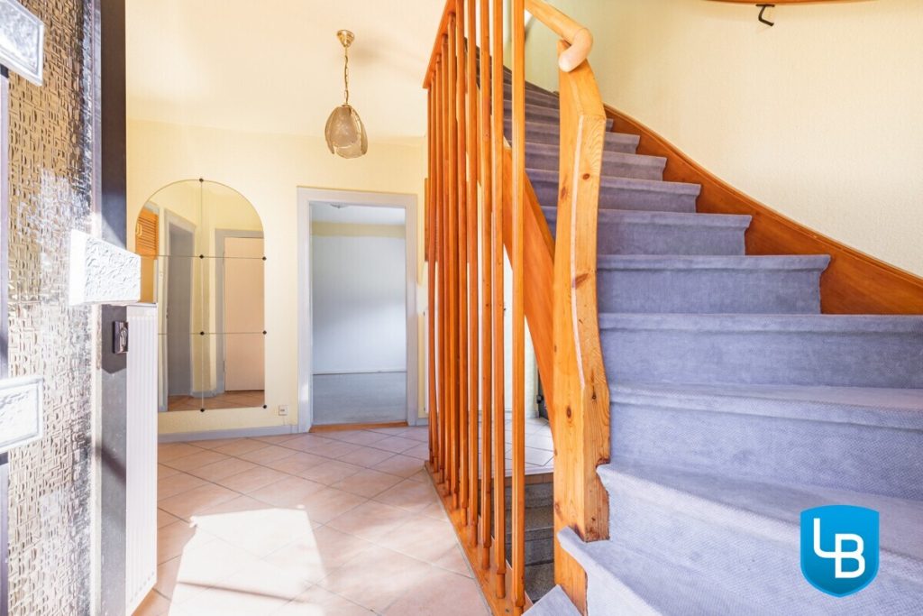 Immobilienangebot - Kiel - Alle & Rest (Wohnen) - Doppelhaushälfte – mit Charakter, Charme und Entwicklungspotenzial!